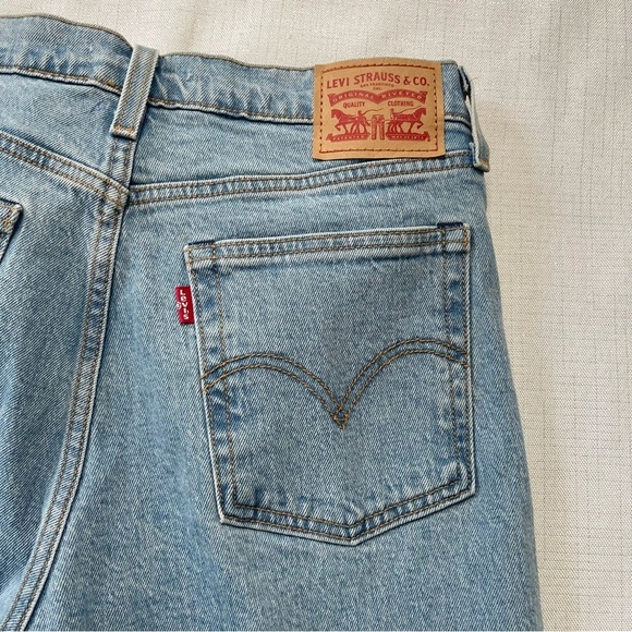 Levi's Wedgie Straight Jean With Bow Raw Hem High Rise Classic Denim Size 28 - Picture 6 of 14